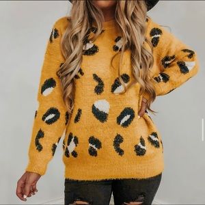 Good/yellow cheetah eyelash sweater